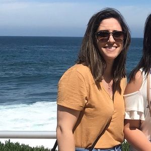 Meet your Posher, Daniela